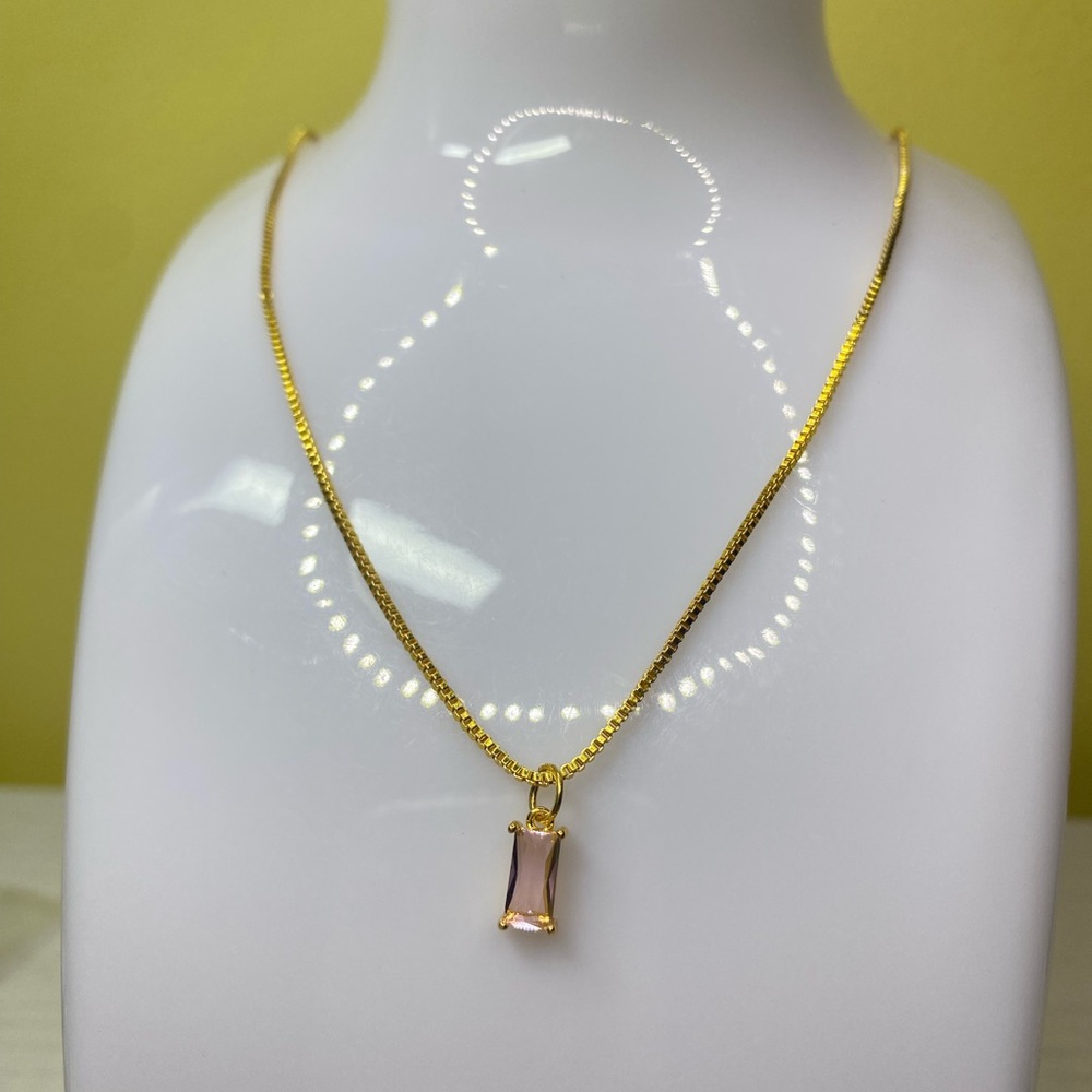 Elegant Gold Necklace with Pink  Pendant